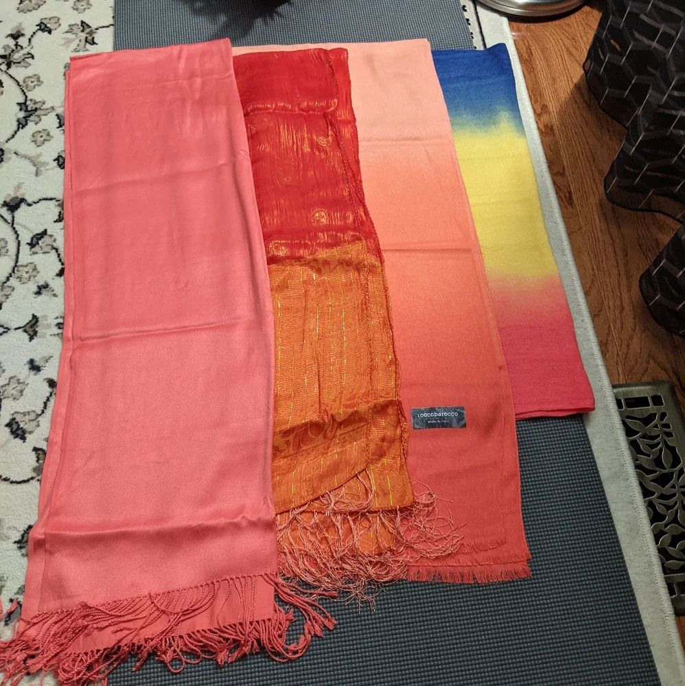 BUNDLE OF 🌹4 Scarves 🌹 - Picture 1 of 6